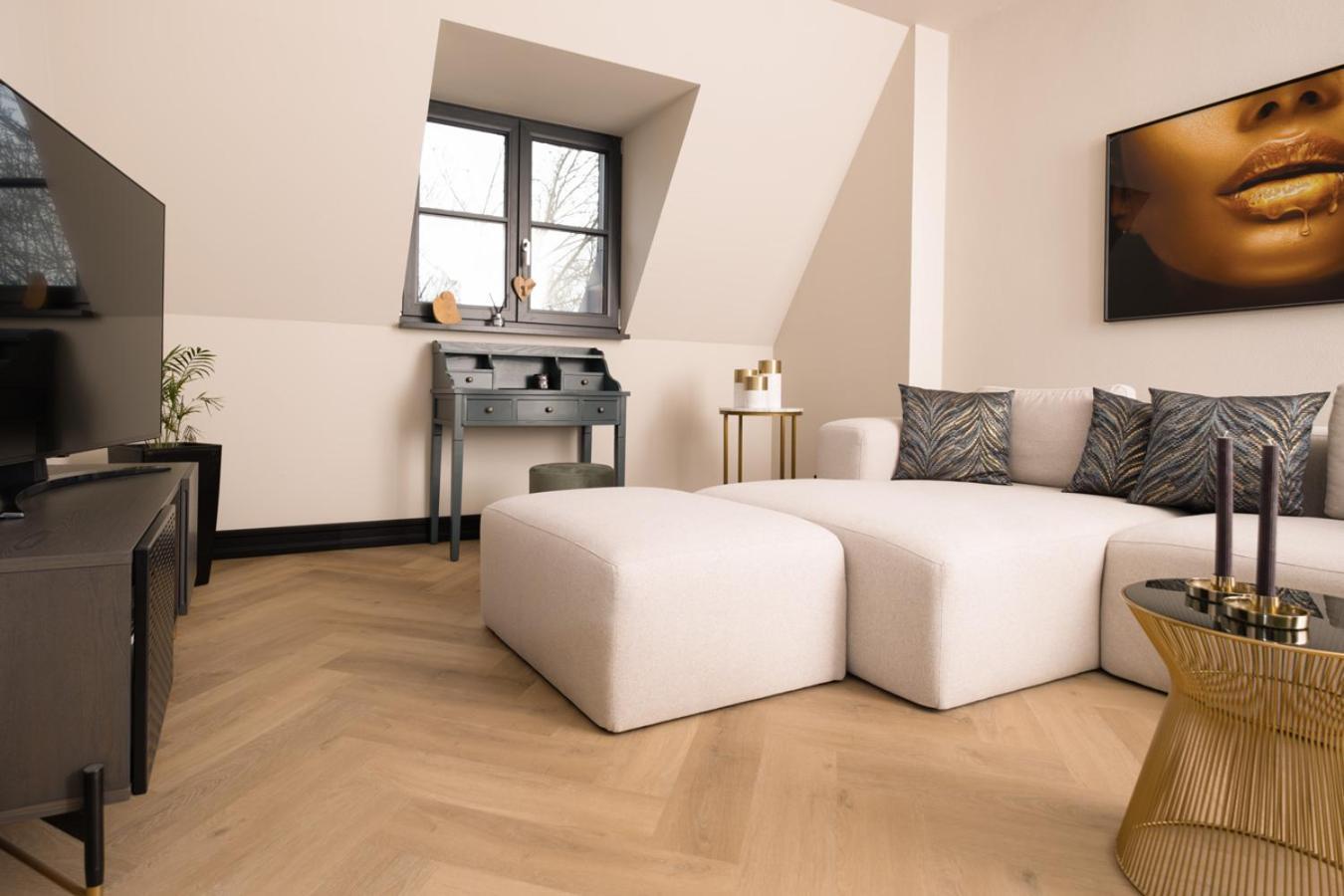 * Stadtvilla Plauen * * Aussergewoehnlich * 2 Zimmerwohnung * Zentrumsnah Exterior foto